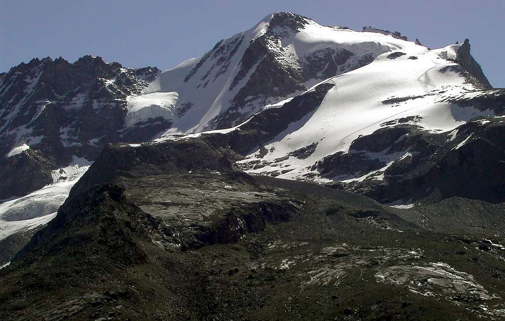 SW view of Gran Paradiso summit <i>4061m</i> <BR>from the cross of Arolley