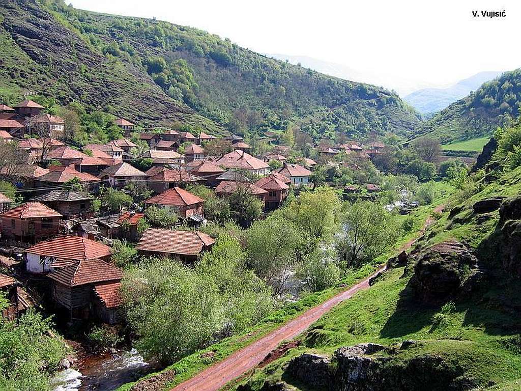 Topli Do village