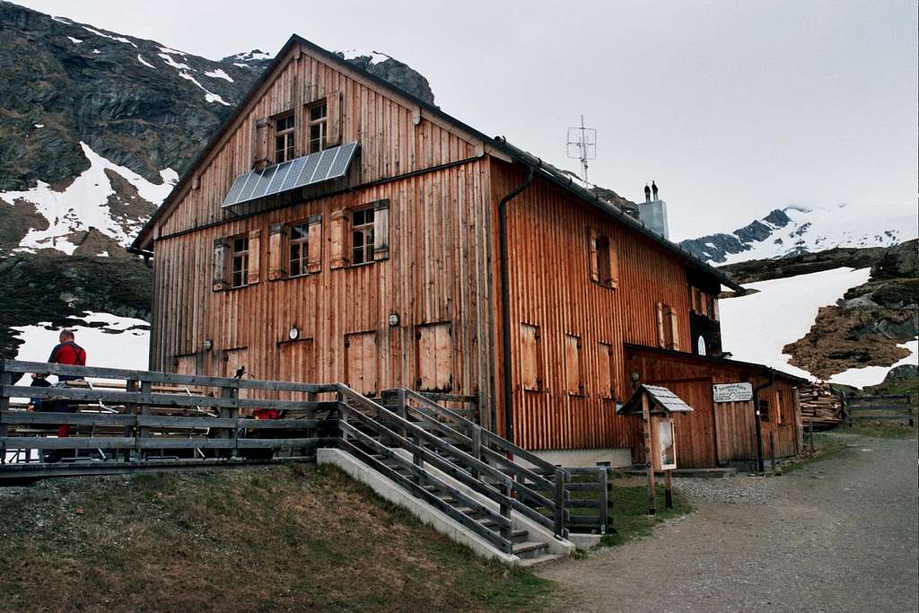 snowshoe defreggerhaus