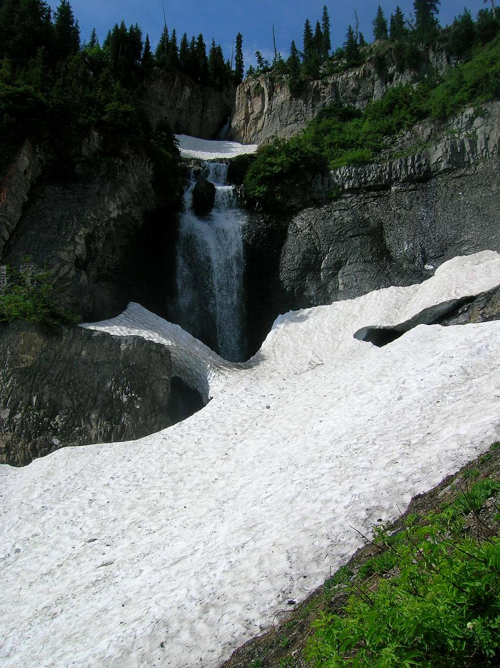 Waterfall in Primrose Cirque