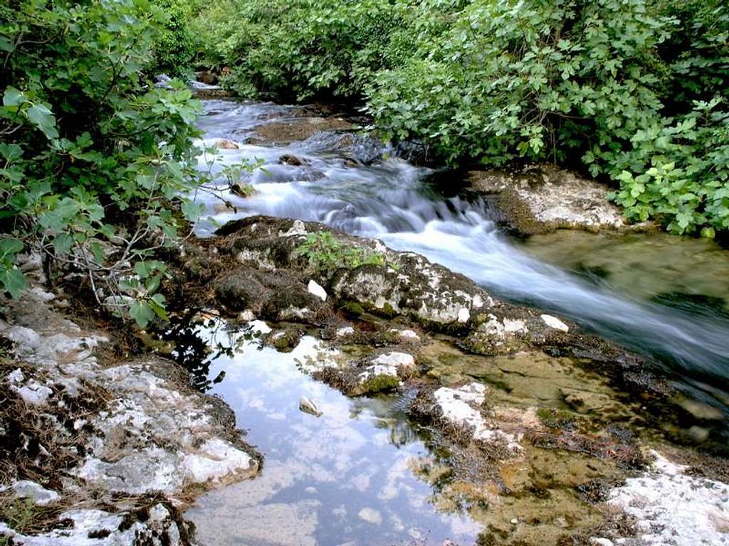 River Zrnovnica