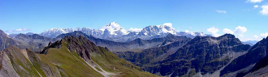 Il Grand Combin (4314m) e il Mont Velan (3734m)