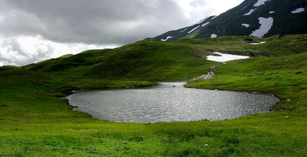 Lago del colle Piccolo San Bernardo (2180 m)