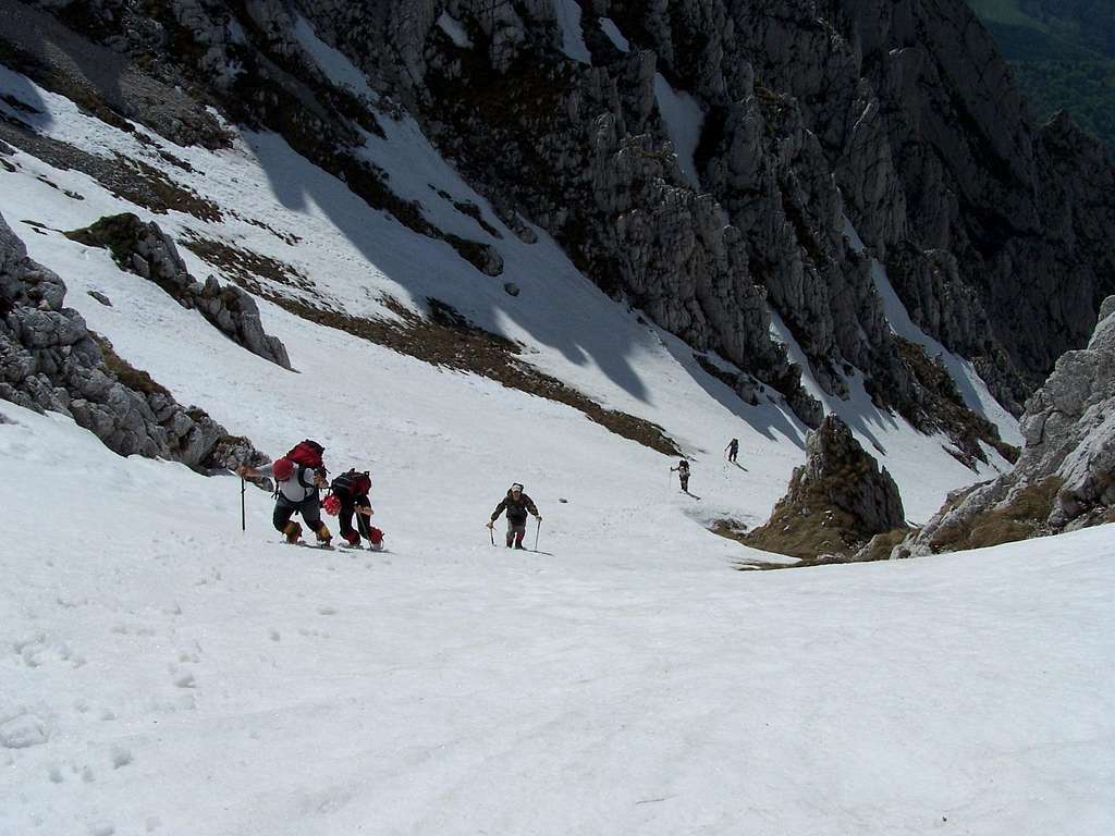 Climbers on Calinet Valley in spring