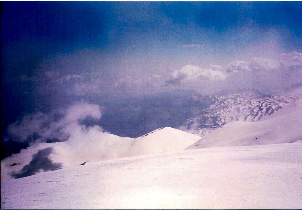 View from the summit.Nida plateau can be seen full of snow in the right side of the photo(13 April 2003)
