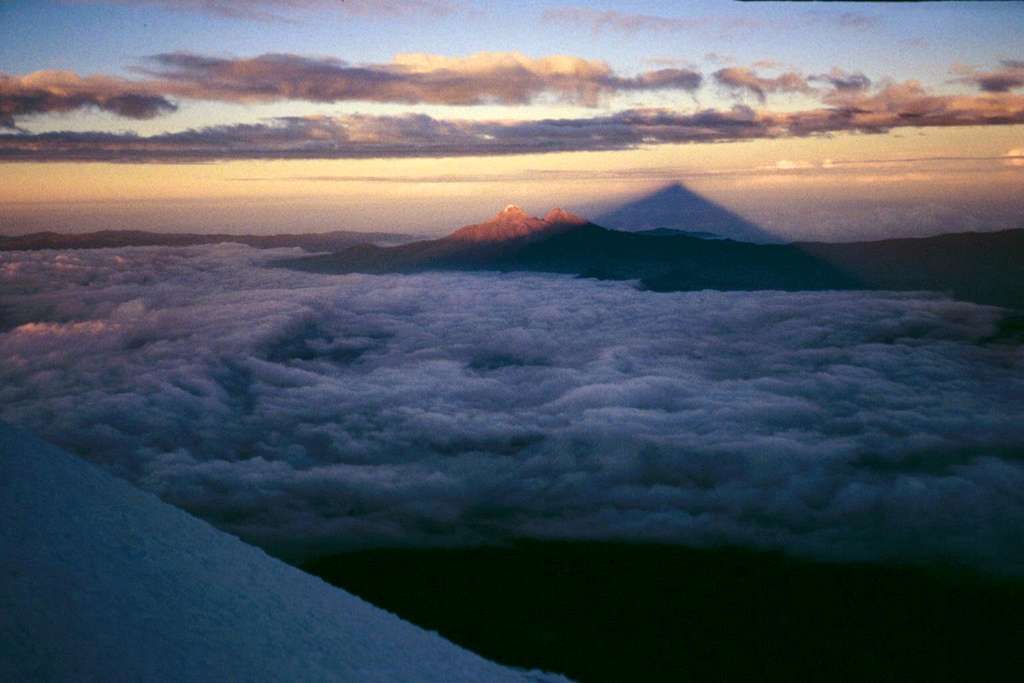 Sunrise on the Illinizas from Cotopaxi