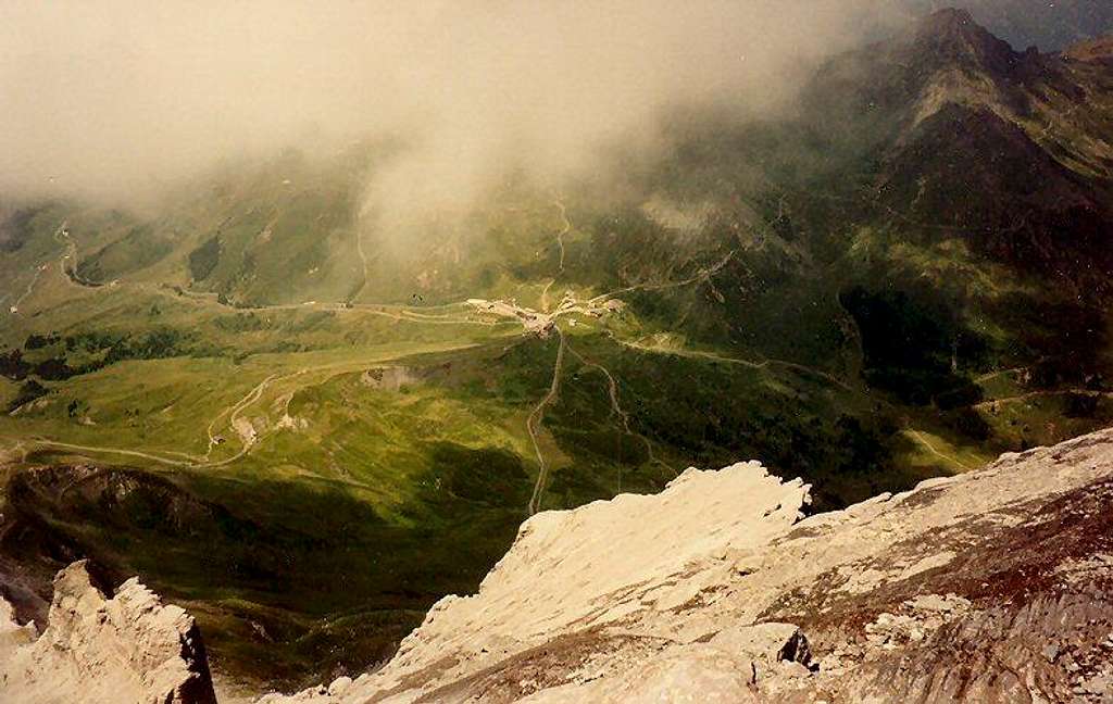 A look down at Kleine Scheidegg from the West flank