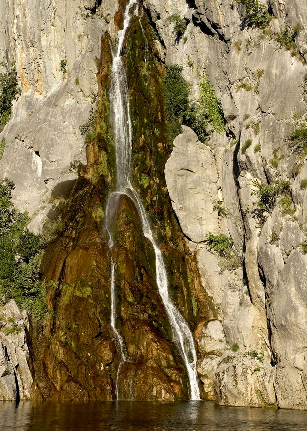 Gubavica waterfall detail