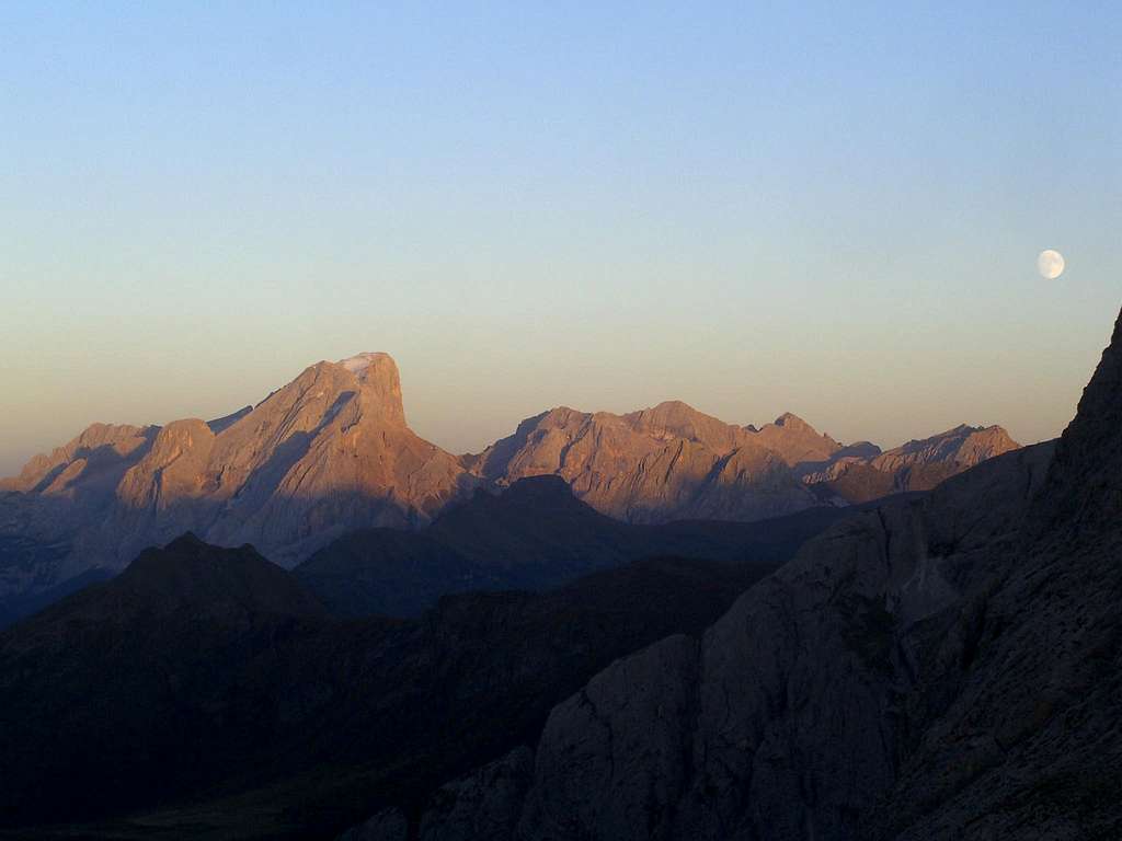 The Moon and the Marmolada