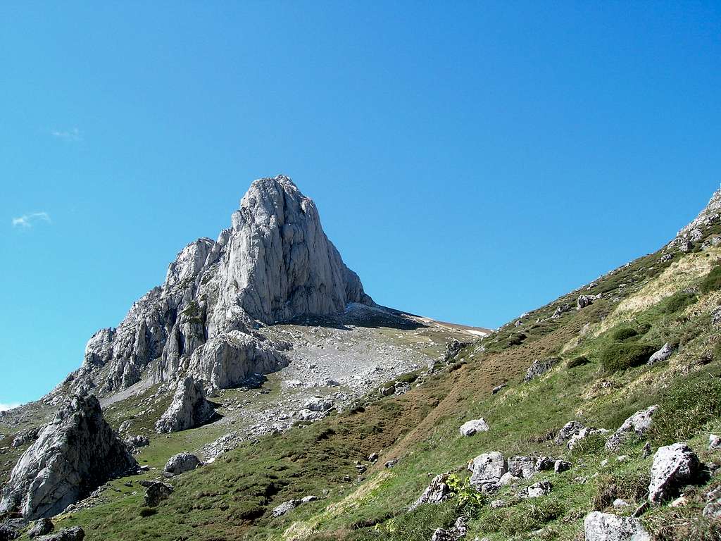 East face of Barragana peak