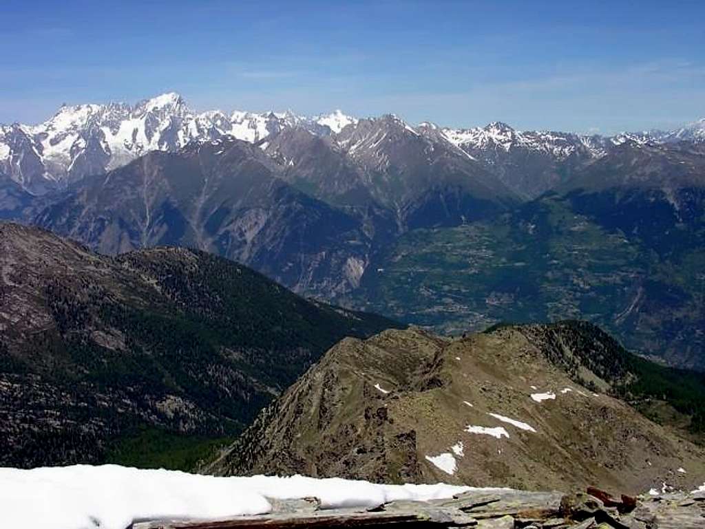 Les Grandes Jorasses (4208 m) dalla punta de la Crosatie