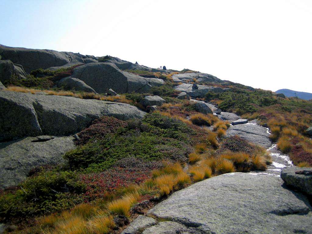 mini cairns nearing summit
