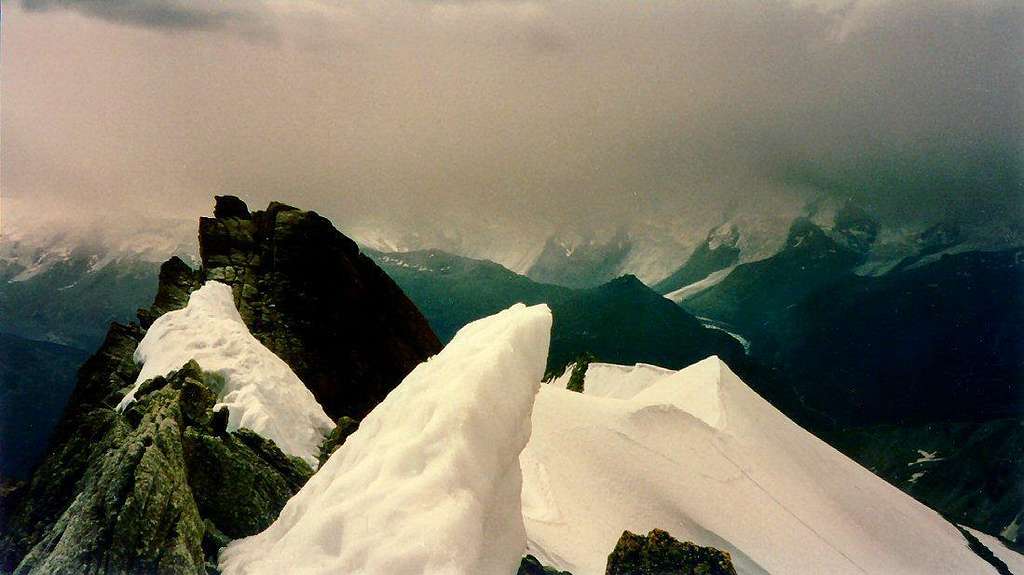 The snow ridge on the SE-route