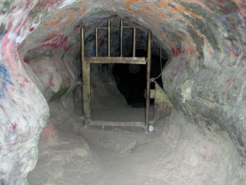 Tongue River Cave