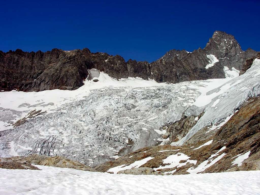 L'aiguille de Triolet (3870 m)
