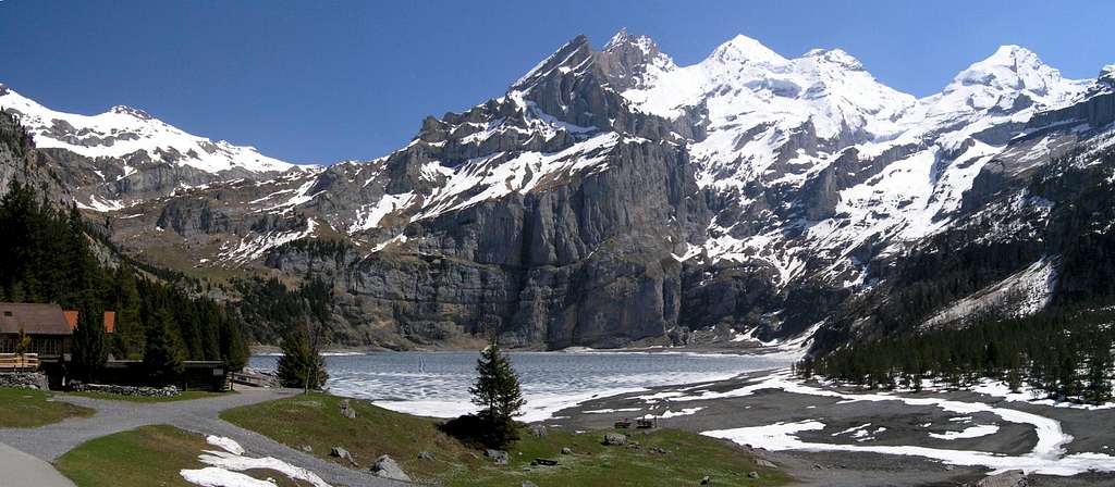 View on the Oeschinensee with Bluemlisalp