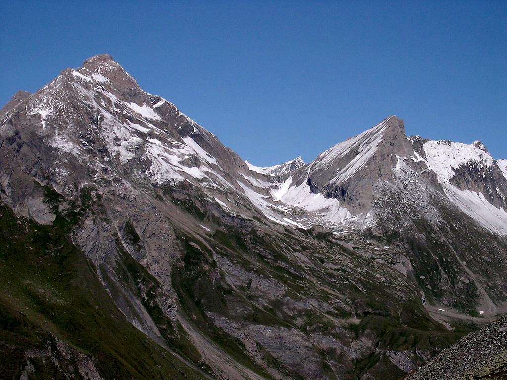 Grande Rochère, Aiguille de Bonalè, Aiguille de Malatra from the South ridge of Punta Fetita