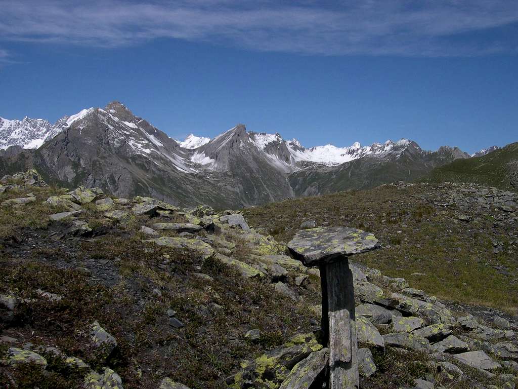 From the summit of Punta Fetita, the ridge with Grande Rochère and Aiguille de Malatrà