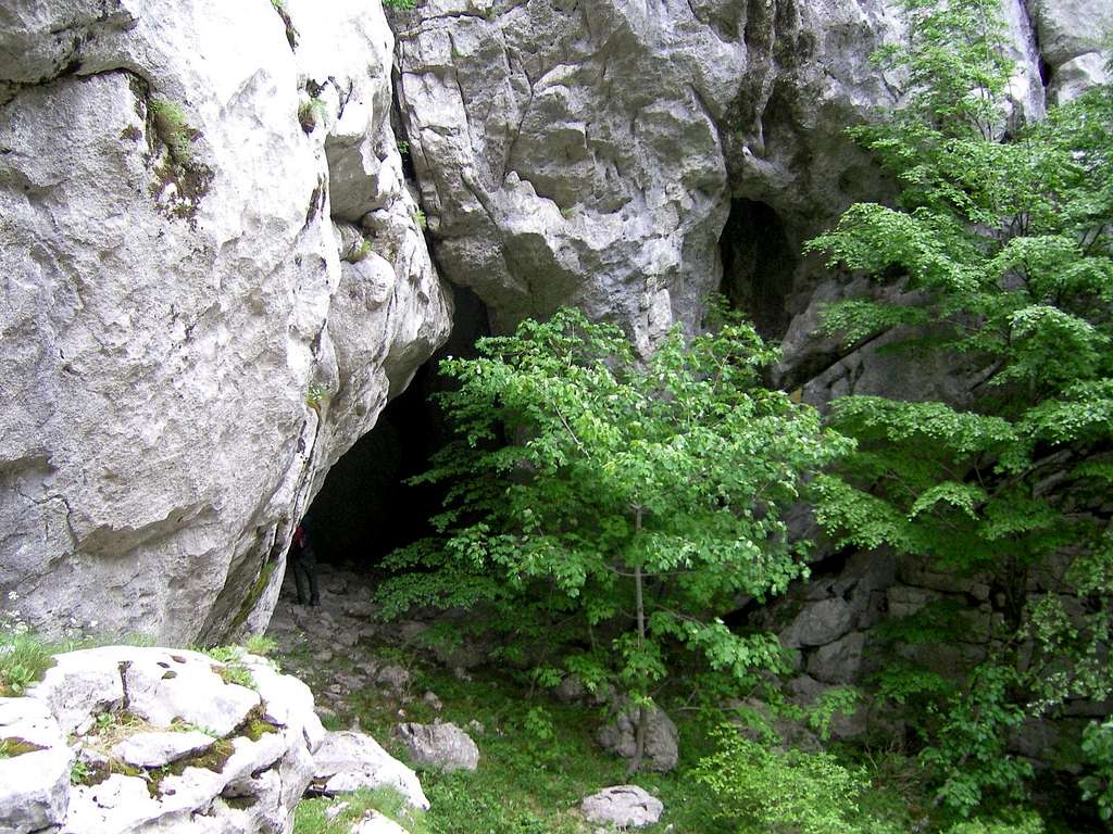 Vodeni dolac - One of innumerous holes