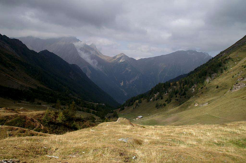 Looking from Großbergalm to the Tux Main Ridge