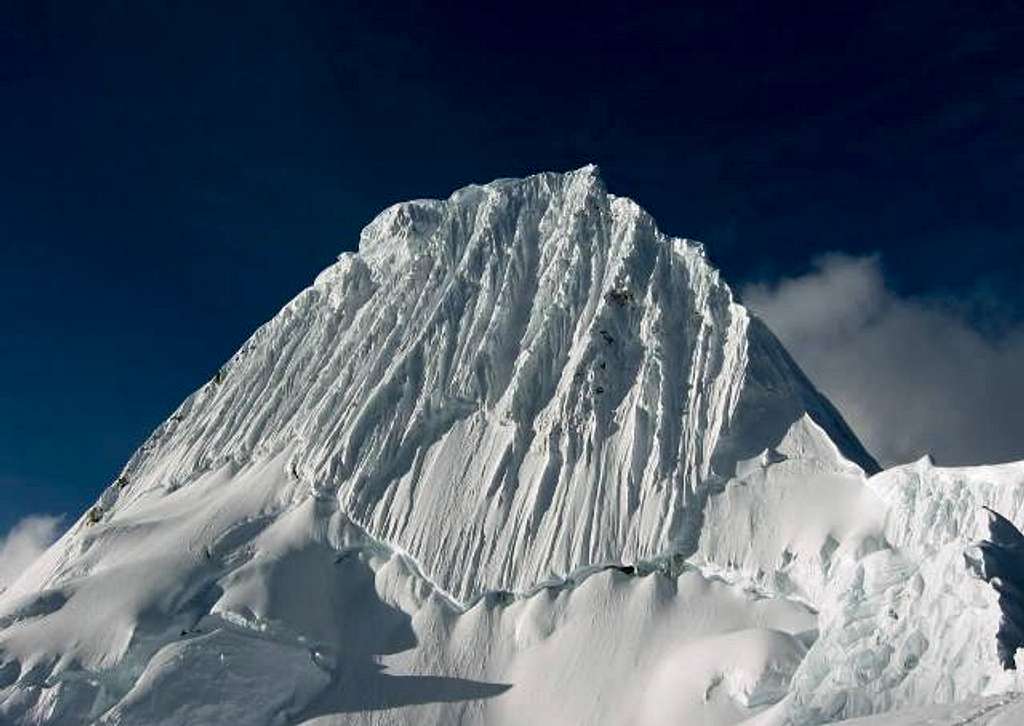Alpamayo (5947m) - Cord. Blanca - Perú