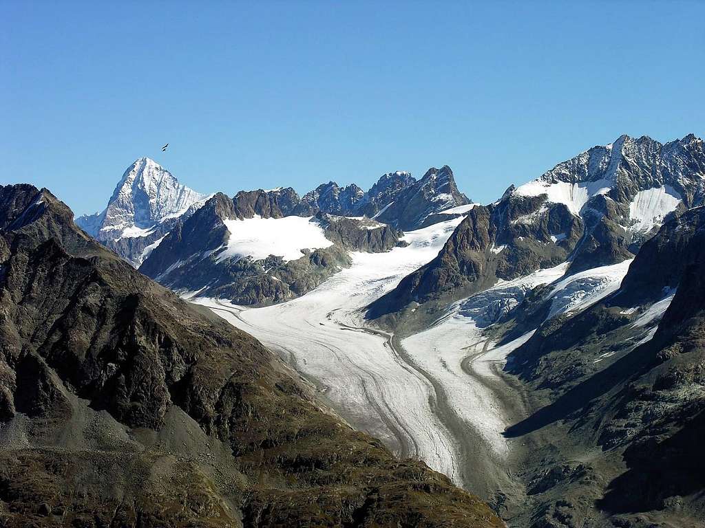 La Dent Blanche (4356 m) e il ghiacciaio d'Otemma