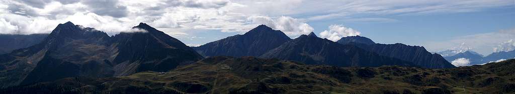The northwestern Sarntal Alps as seen from Mareiter Stein