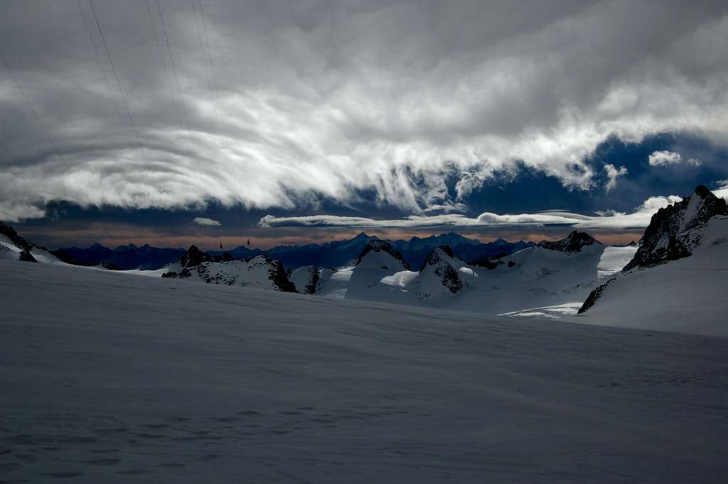 High winds over the Col du Midi