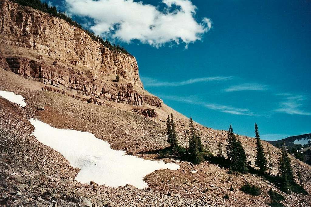 Cliffs near Box Canyon Pass