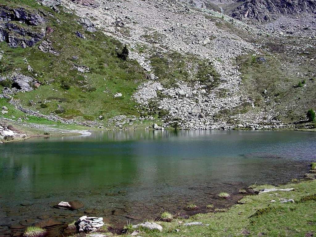 Vernouille placid Loch (Champorcher's Valley)