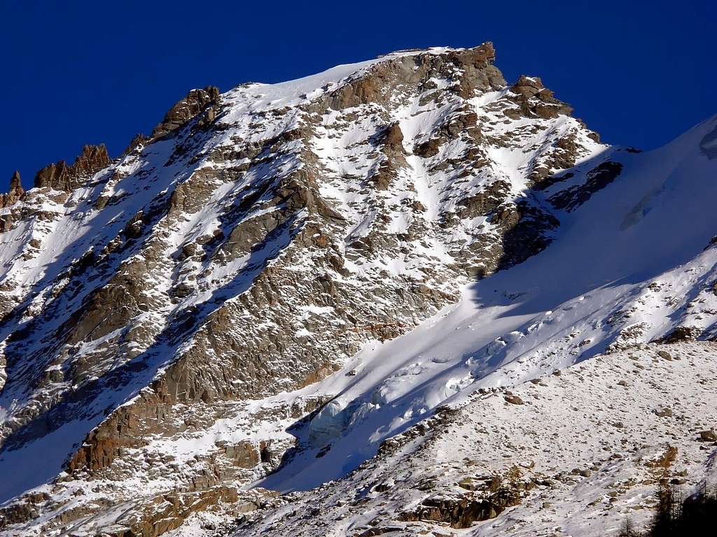 Il versante ovest della Becca di Montandayne (3838 m)