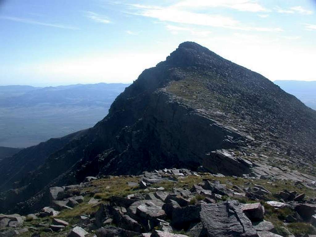 The summit ridge. 06 Aug 2003