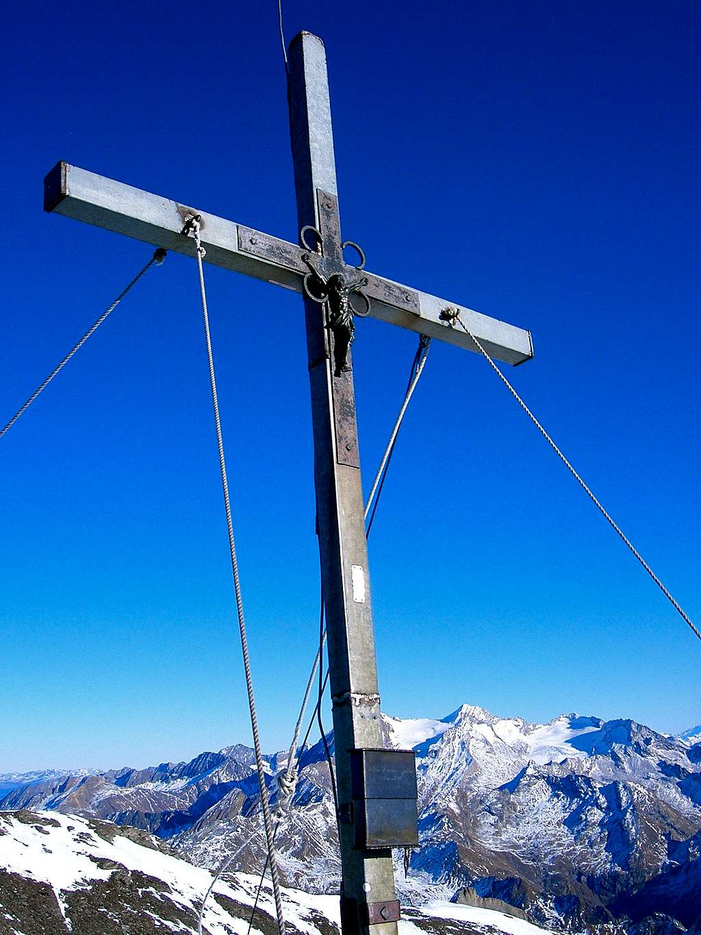 Wilde Kreuzspitze summit cross