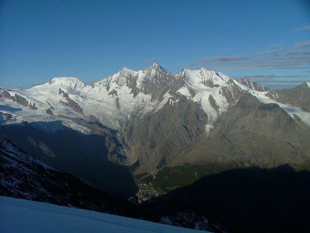 Alphubel, Täschhorn, Dom, Lenzspitze, Nadelhorn rising up 2800 meters above Saas Fee, seen from Weissmies ascent