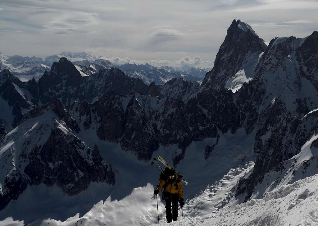 Going up the ridge with Grandes Jorasses NF in the back