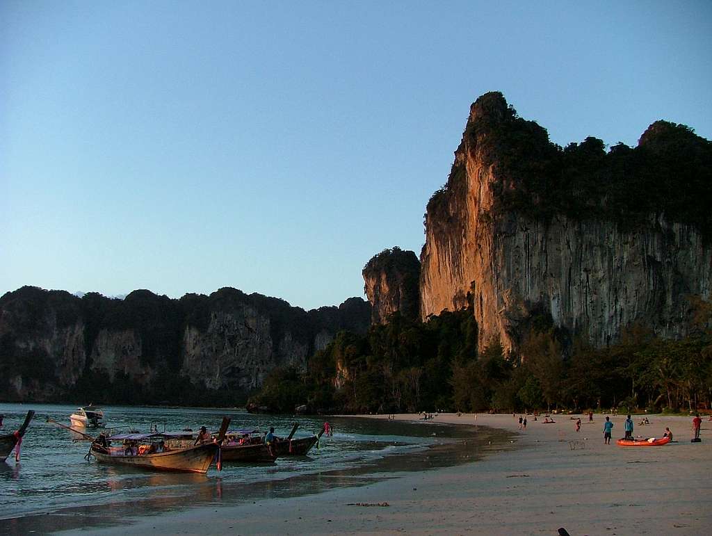 Tonsai tower seen from Hat-Railay-West beach