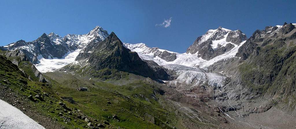 Sector of Mont Blanc range including <br> Aiguille des Glaciers and Aiguilles de Trelatète