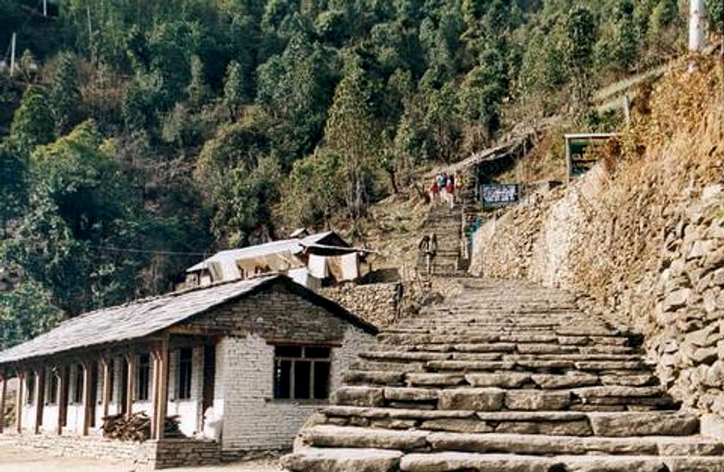 Long stair in Chomrong