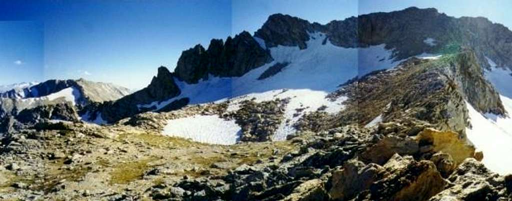 Mount Conness' summit plateau...