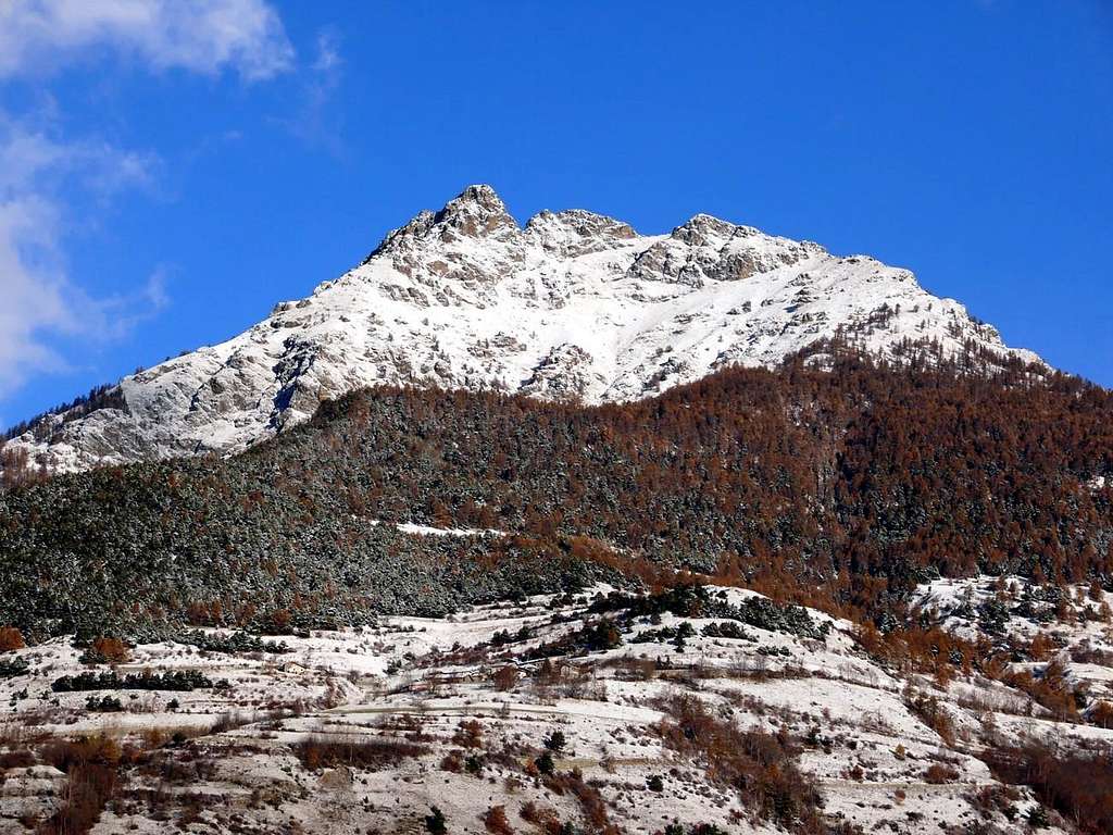 La becca d'Avuille (2623 m.) versante S-E