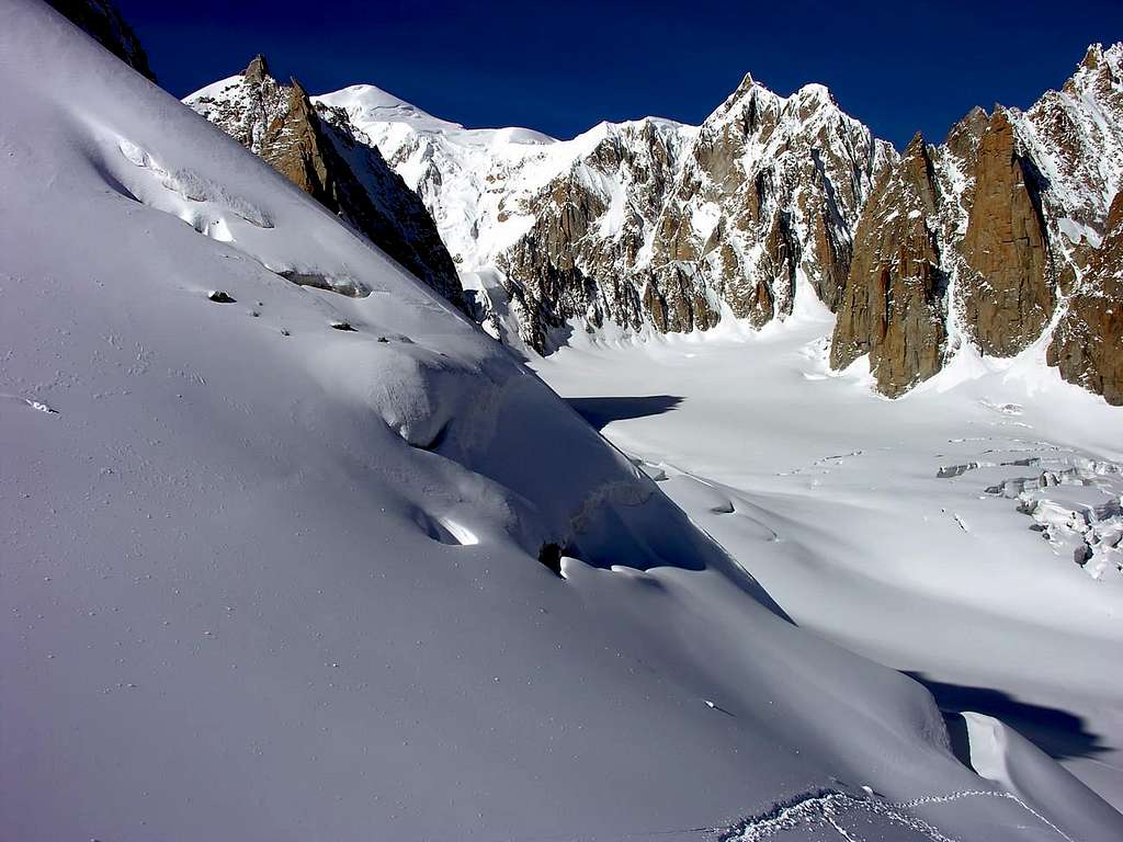 Le Mont Blanc (4810 m) e il Mont Maudit (4465 m)