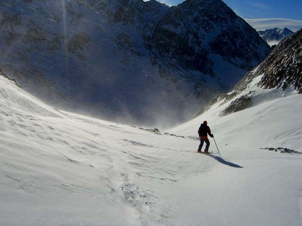 Skiing the couloir