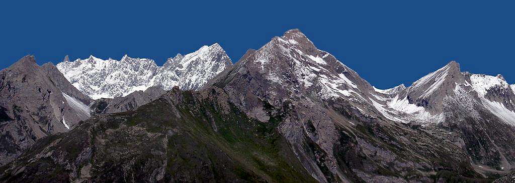 The ridge including Aiguille de Chambave, Grande Rochère and Aiguille de Bonalè