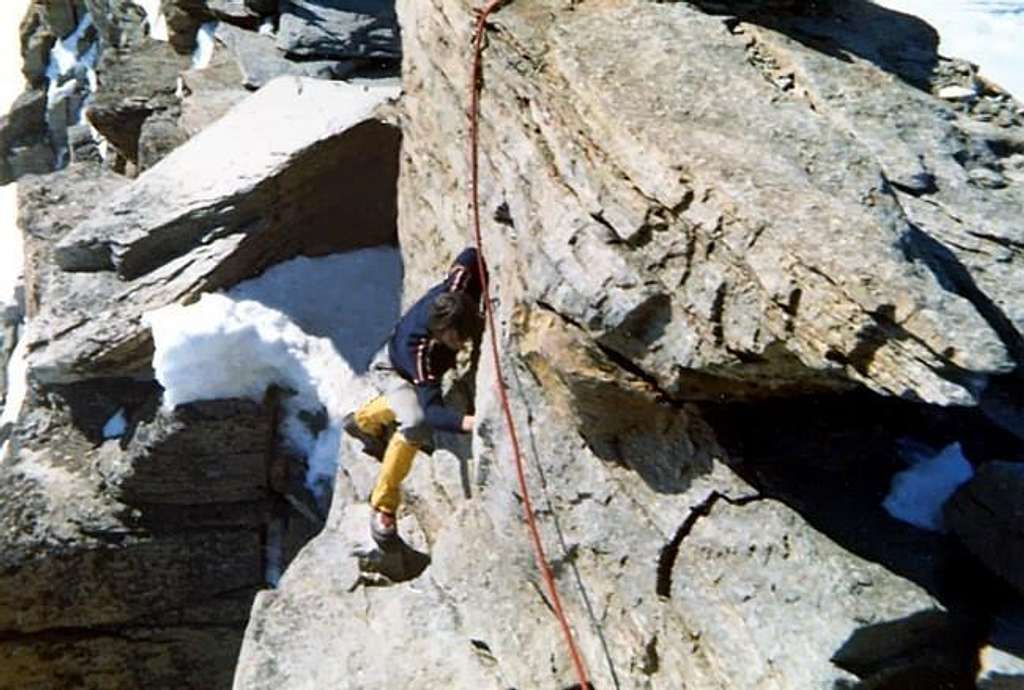 I was approaching the last step before the summit of Gran Paradiso