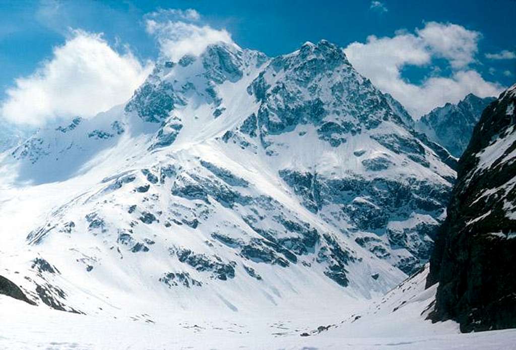Pic de Chamoissière from Alpe...
