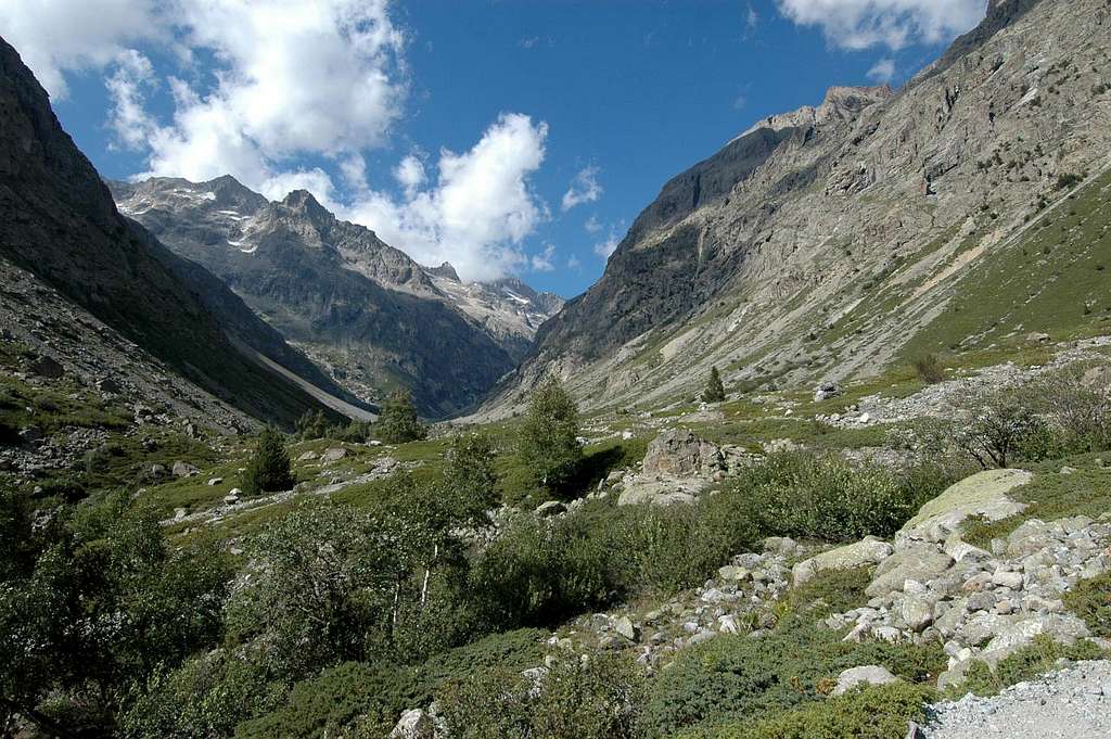 Etançons valley