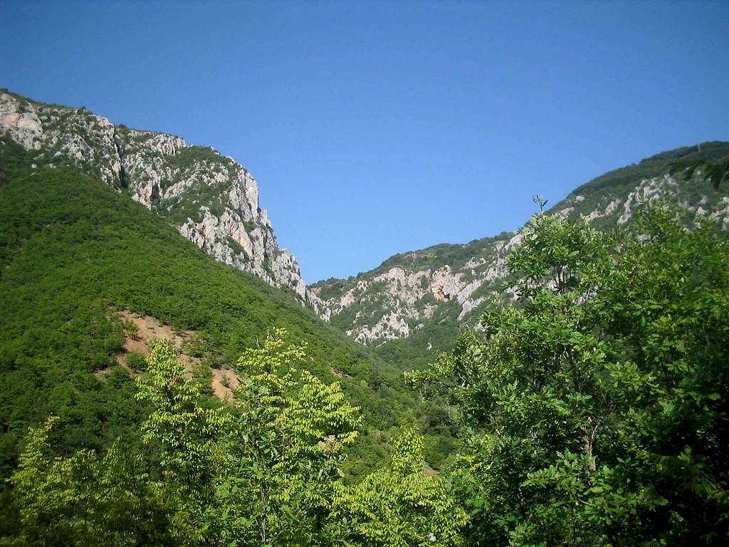 Canyon of Gjenevica river
