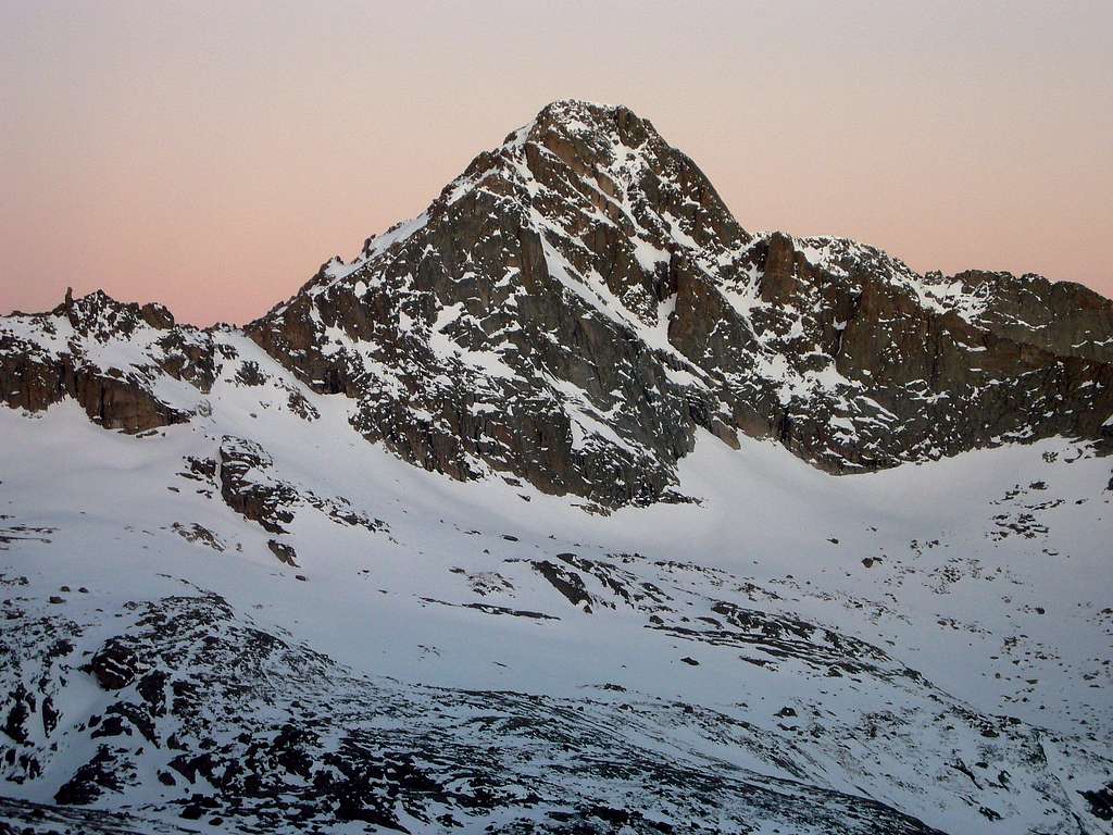 McHenrys Peak at Dawn