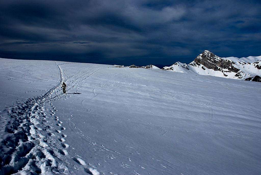 On the path to Sella di Corno Grande