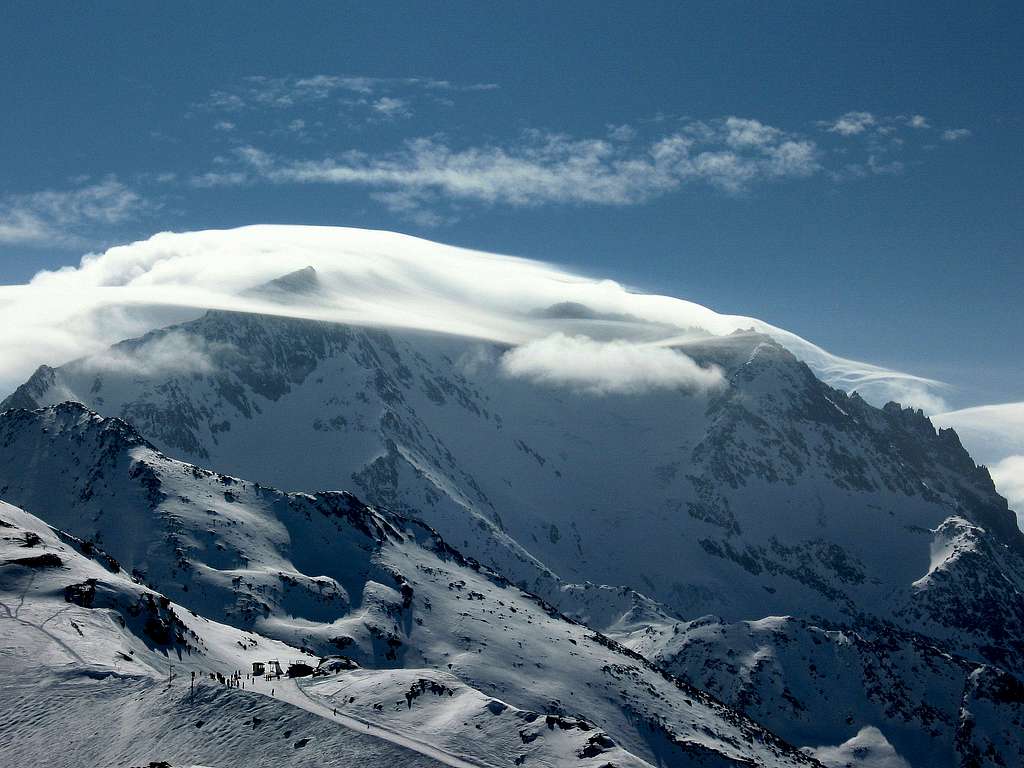 Aiguille de Peclet (3561m) with beautiful cloud